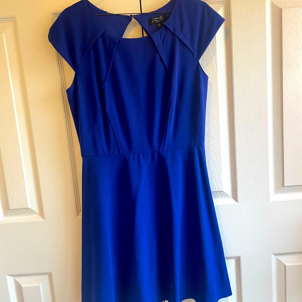 Tahari Size 8 Blue Dress